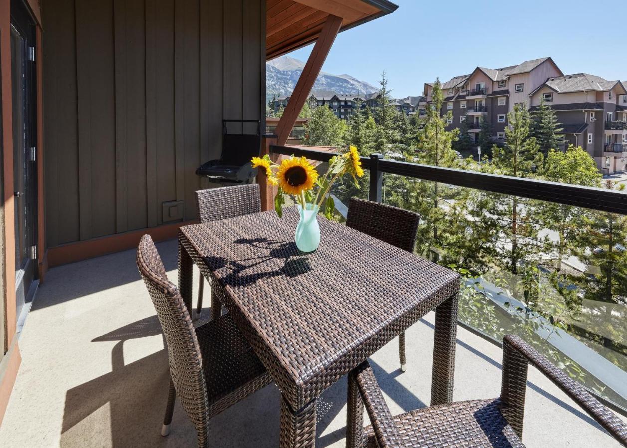 Sunset Ridge - Luxurious Corner Condo - Spectacular Mt Views With Open Pool! Canmore Exteriör bild